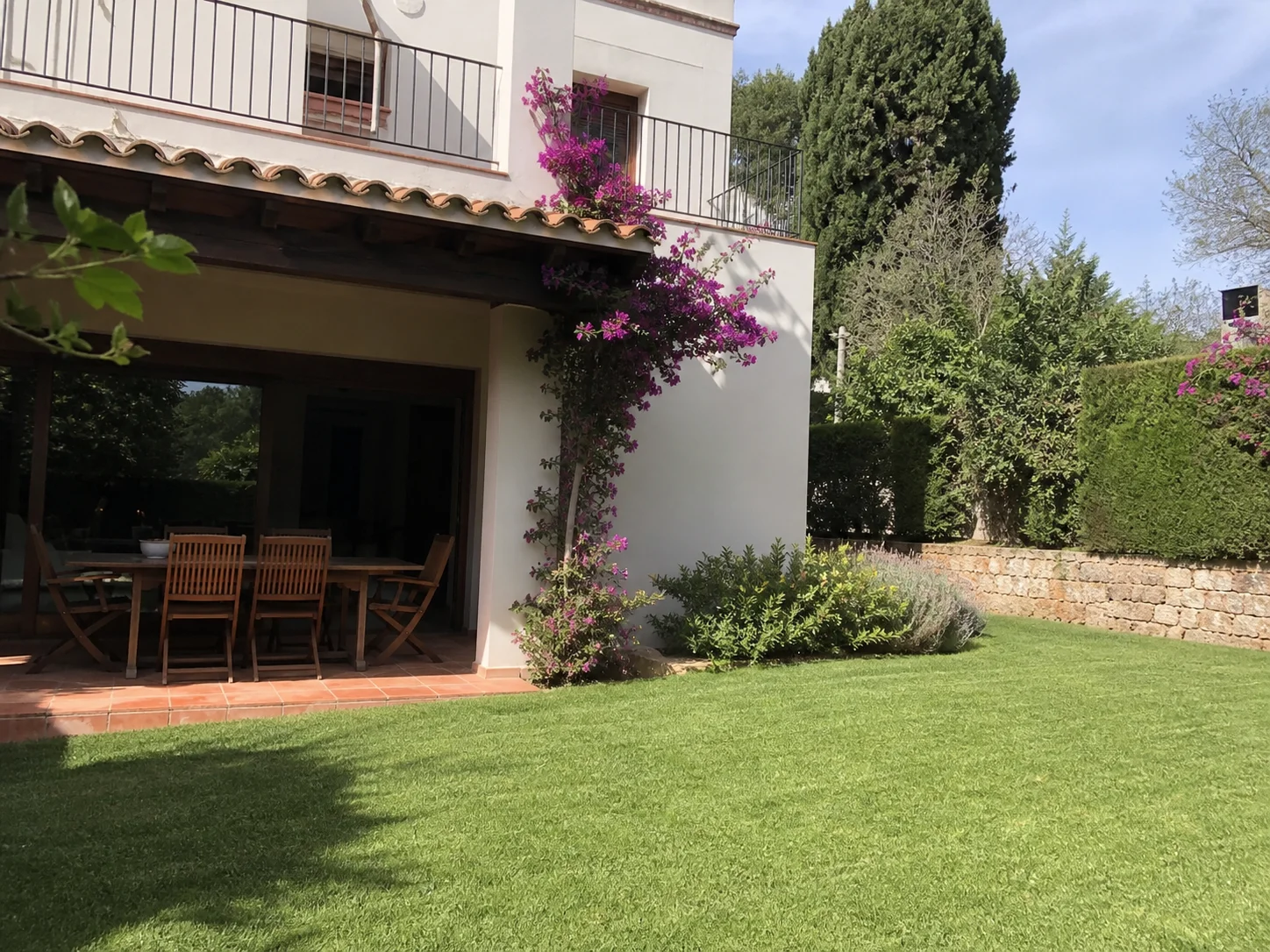 Porche con jardín - Paisajismo Sevillano